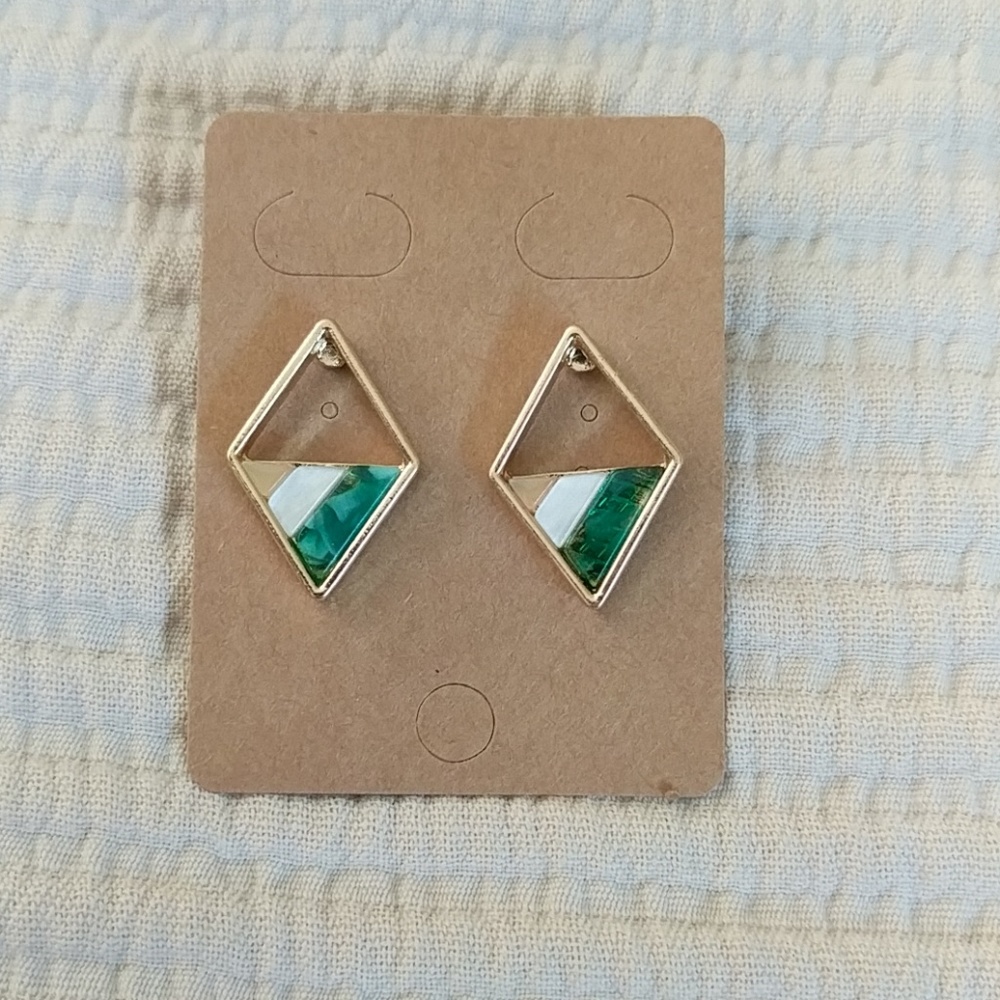 18K Gold Plated Stone Earrings Green Triangle - Picture 5 of 8
